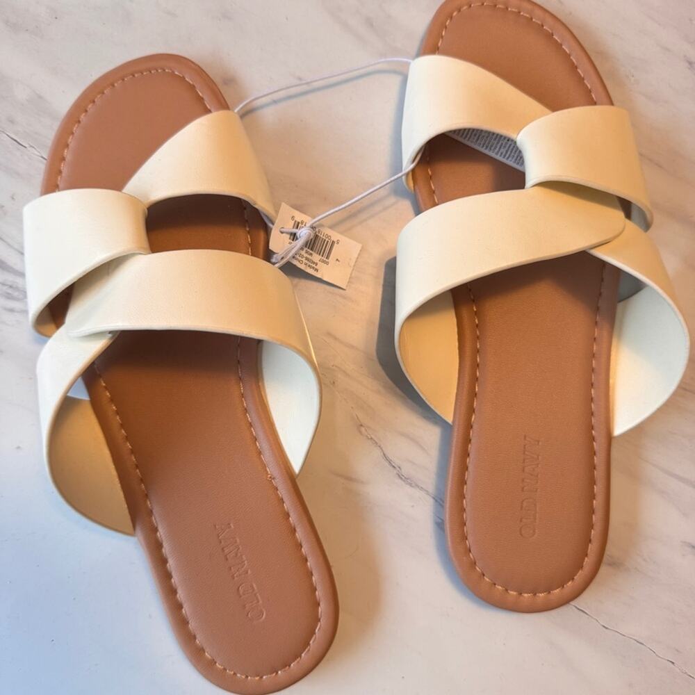 Old Navy Women’s Flat Linked Bone Color Low Heel  Sandals  Sz 7 NWT